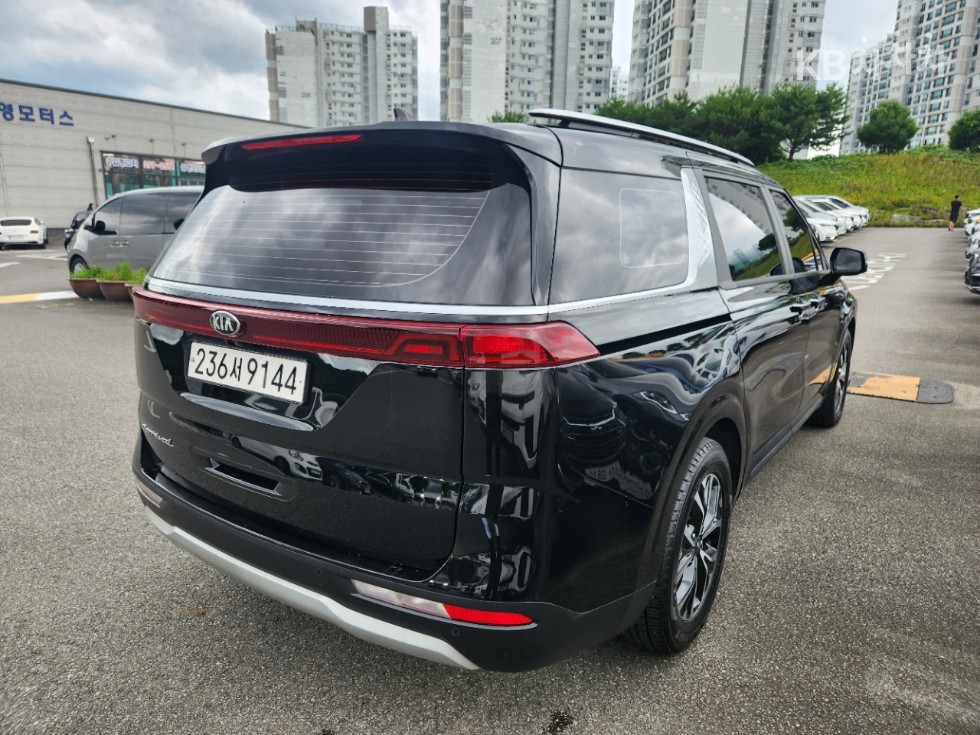 Kia Carnival — miniaturë 3