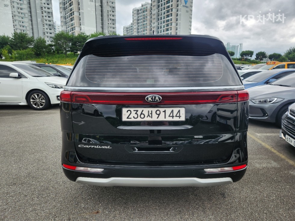 Kia Carnival — miniaturë 4