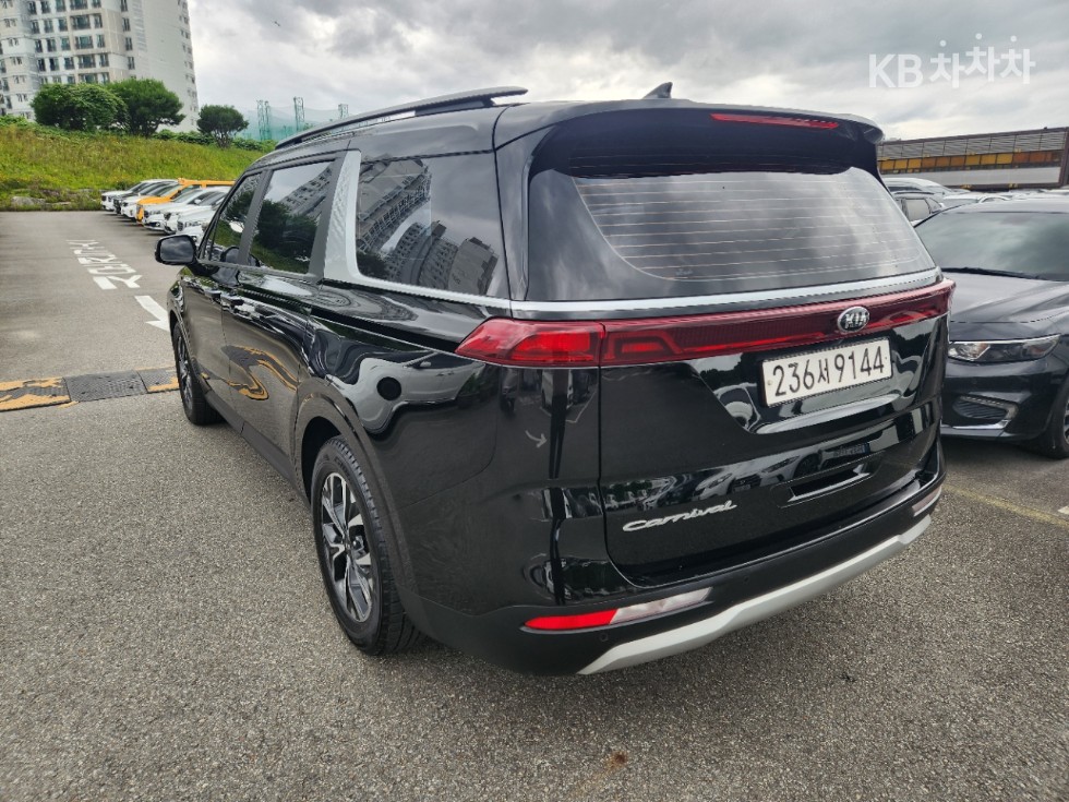 Kia Carnival — miniaturë 7