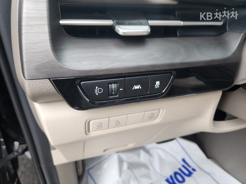 Kia Carnival — miniaturë 9