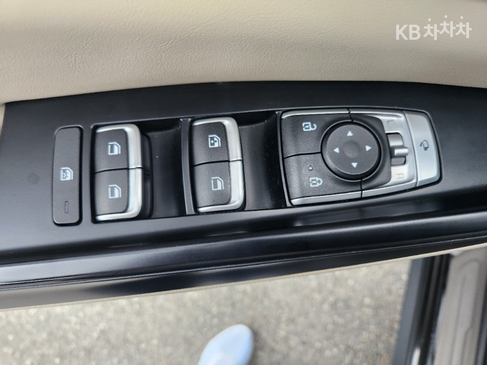 Kia Carnival — miniaturë 10
