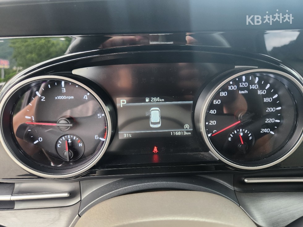 Kia Carnival — miniaturë 12