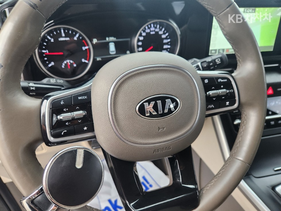 Kia Carnival — miniaturë 13