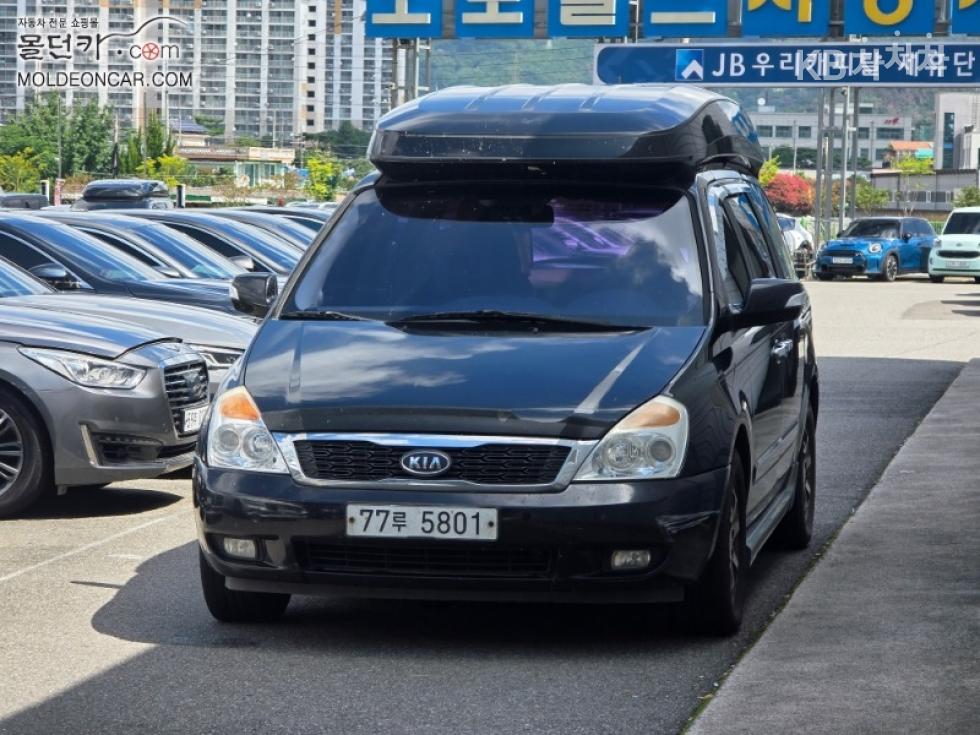 Kia Carnival — miniaturë 3
