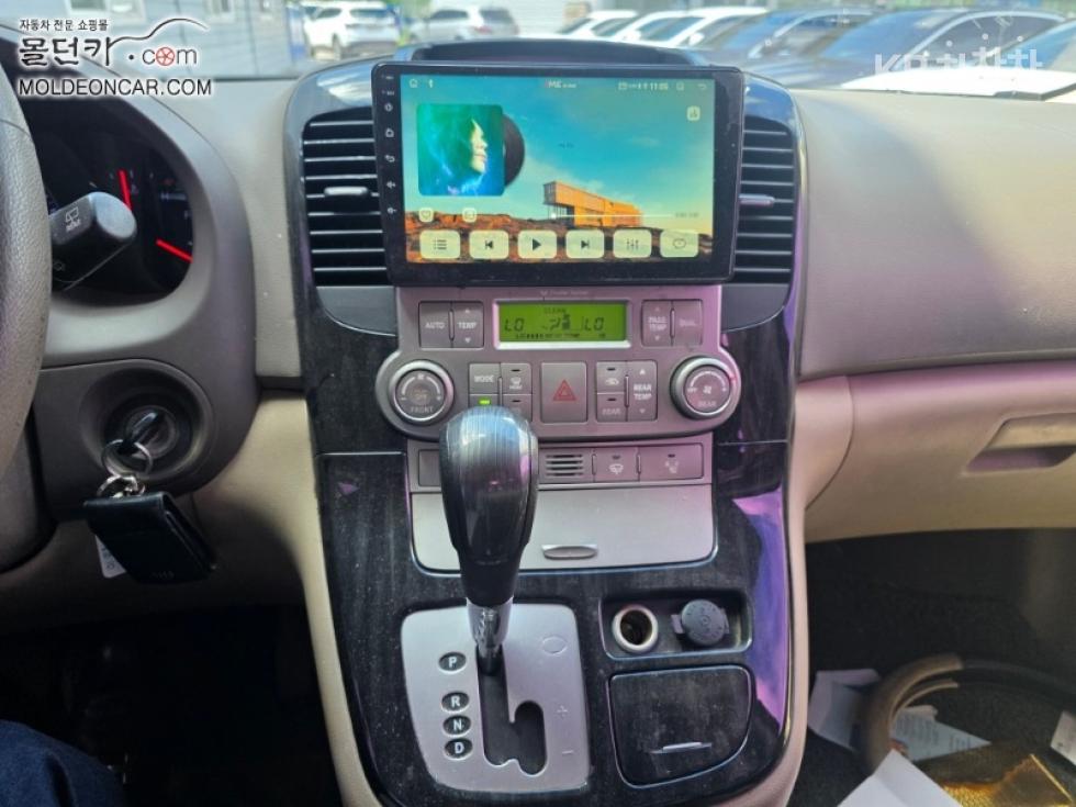 Kia Carnival — miniaturë 8