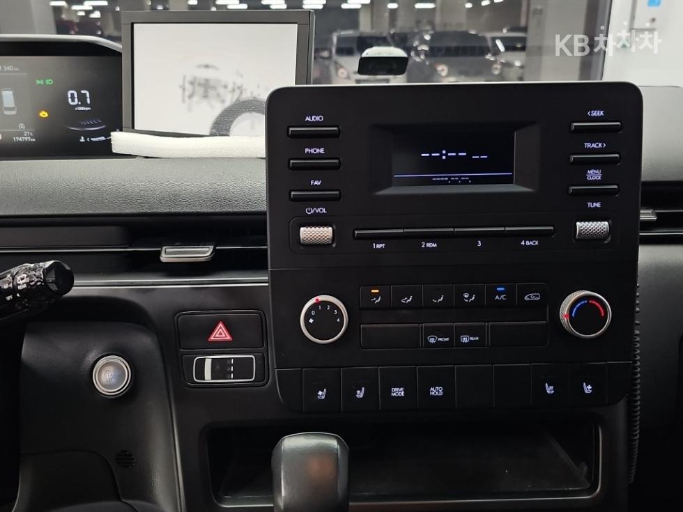 Hyundai Staria — miniaturë 10