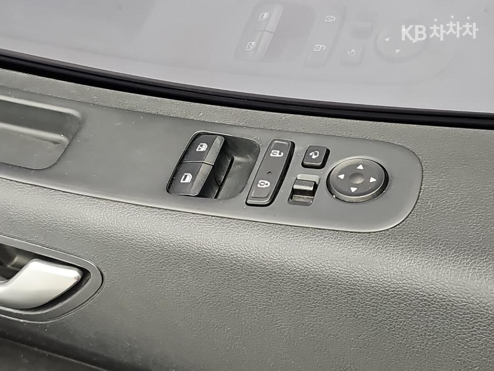 Hyundai Staria — miniaturë 18