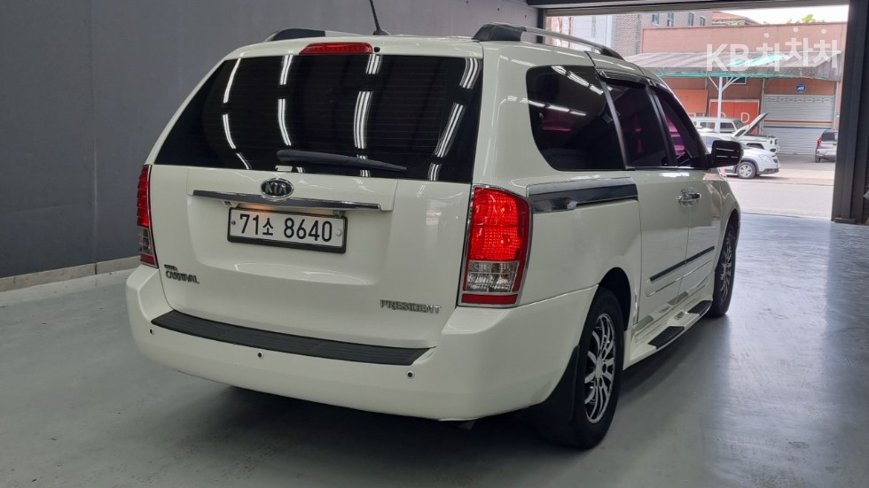 Kia Carnival — miniaturë 2