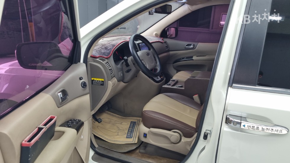 Kia Carnival — miniaturë 7
