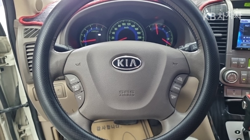 Kia Carnival — miniaturë 9