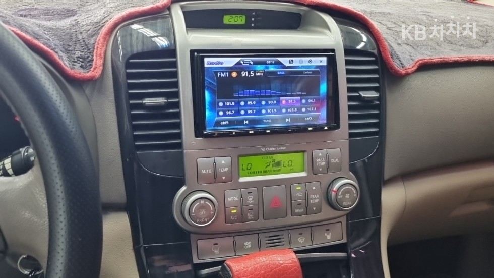 Kia Carnival — miniaturë 10