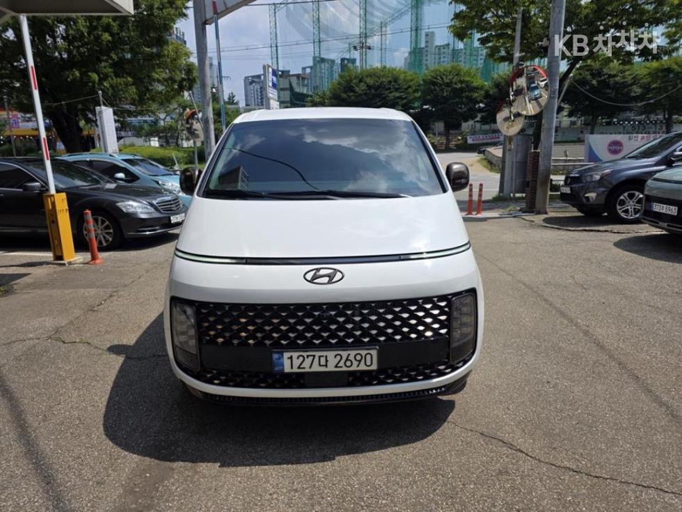 Hyundai Staria