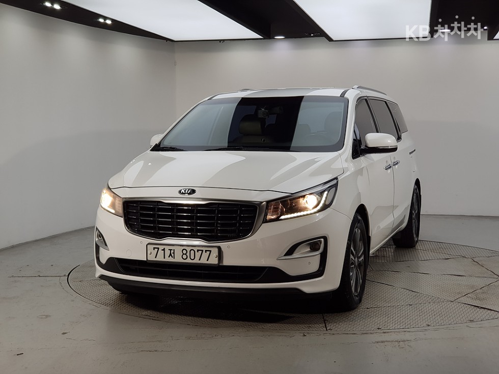 Kia Carnival — miniaturë 2
