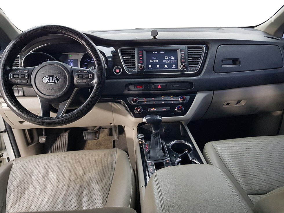Kia Carnival — miniaturë 5