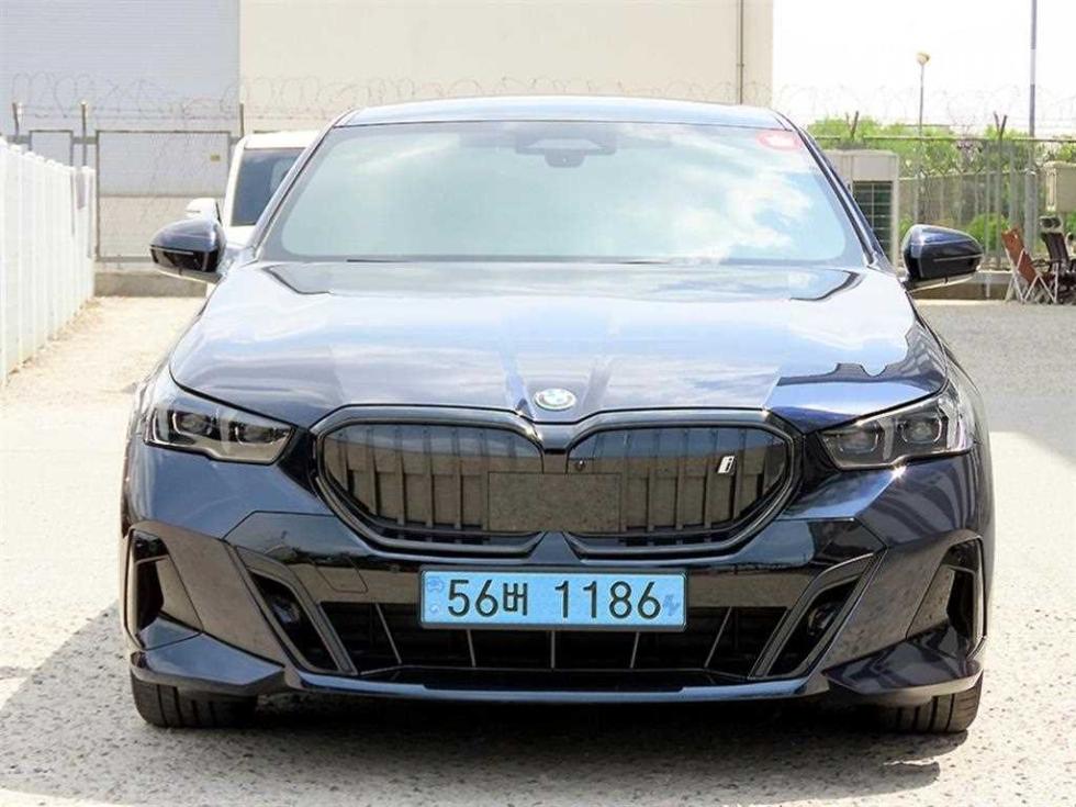 BMW i5