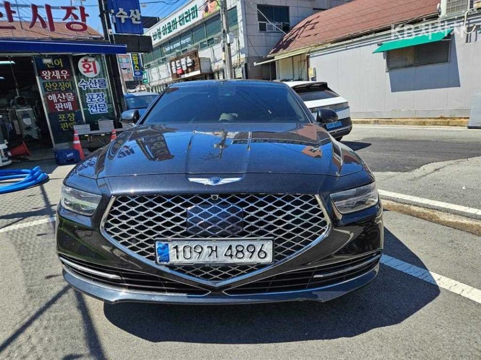 Genesis G90