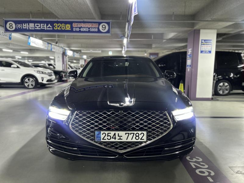 Genesis G90