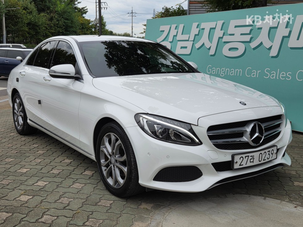 Mercedes-Benz C-Class