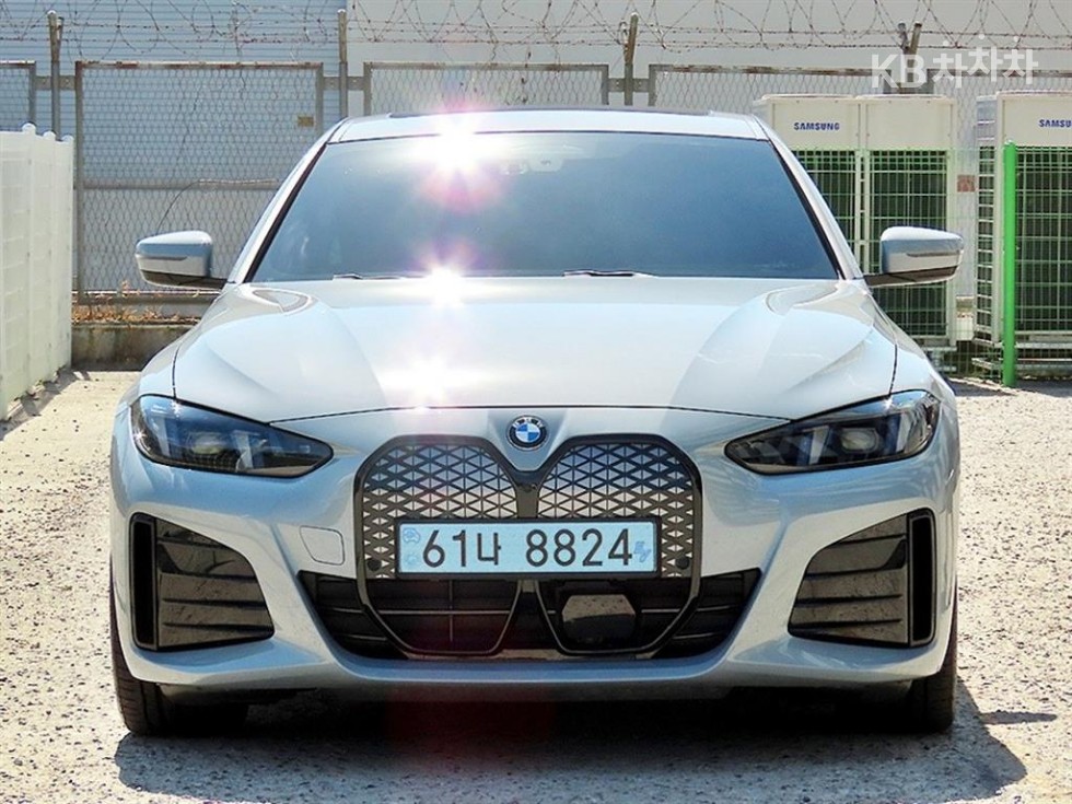 BMW i4