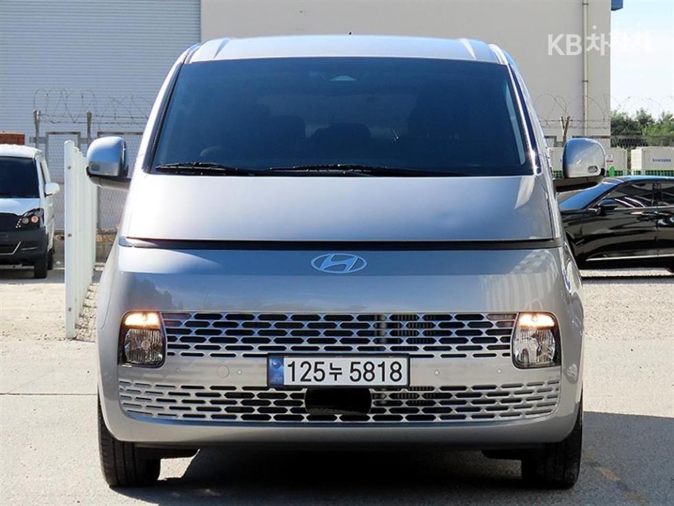 Hyundai Staria