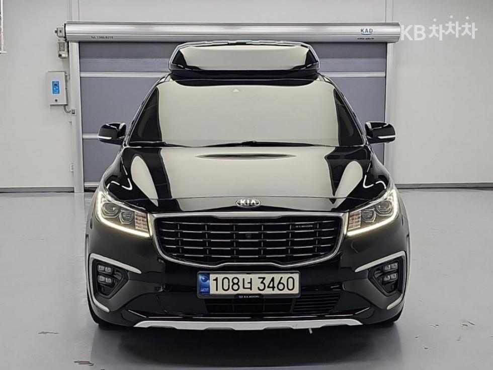 Kia Carnival Noblesse Special — фото 1