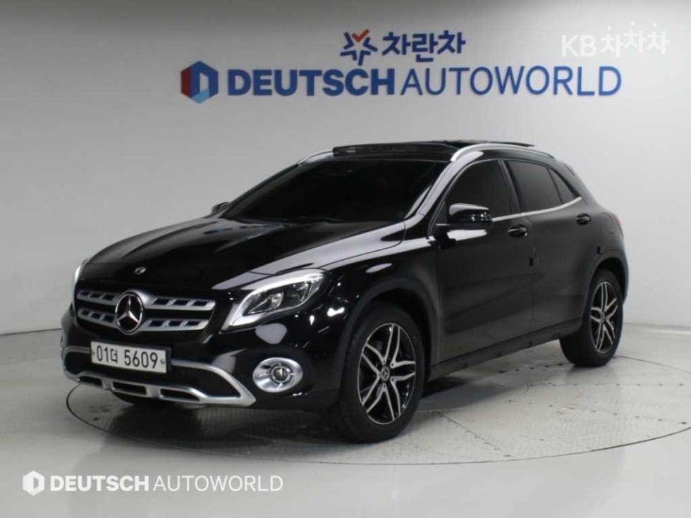 Mercedes-Benz GLA-Class