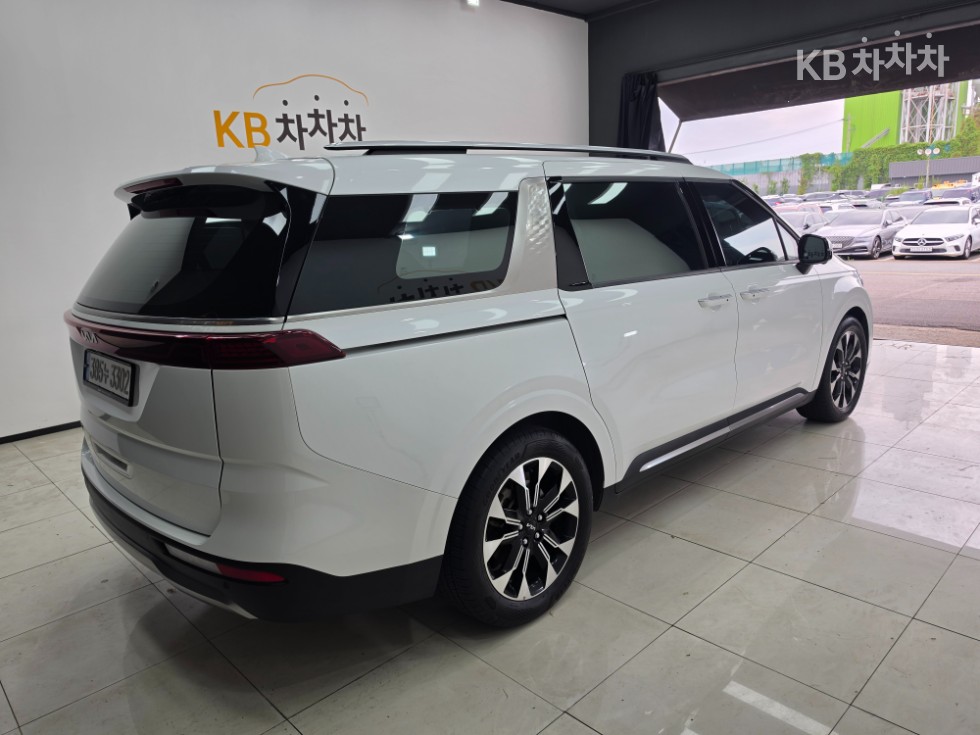 Kia Carnival SIGNATURE — фото 4