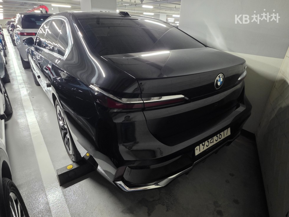 BMW 7er — miniaturë 2