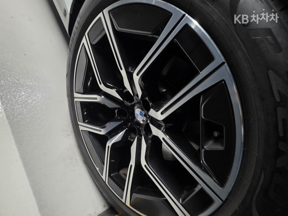 BMW 7er — miniaturë 19