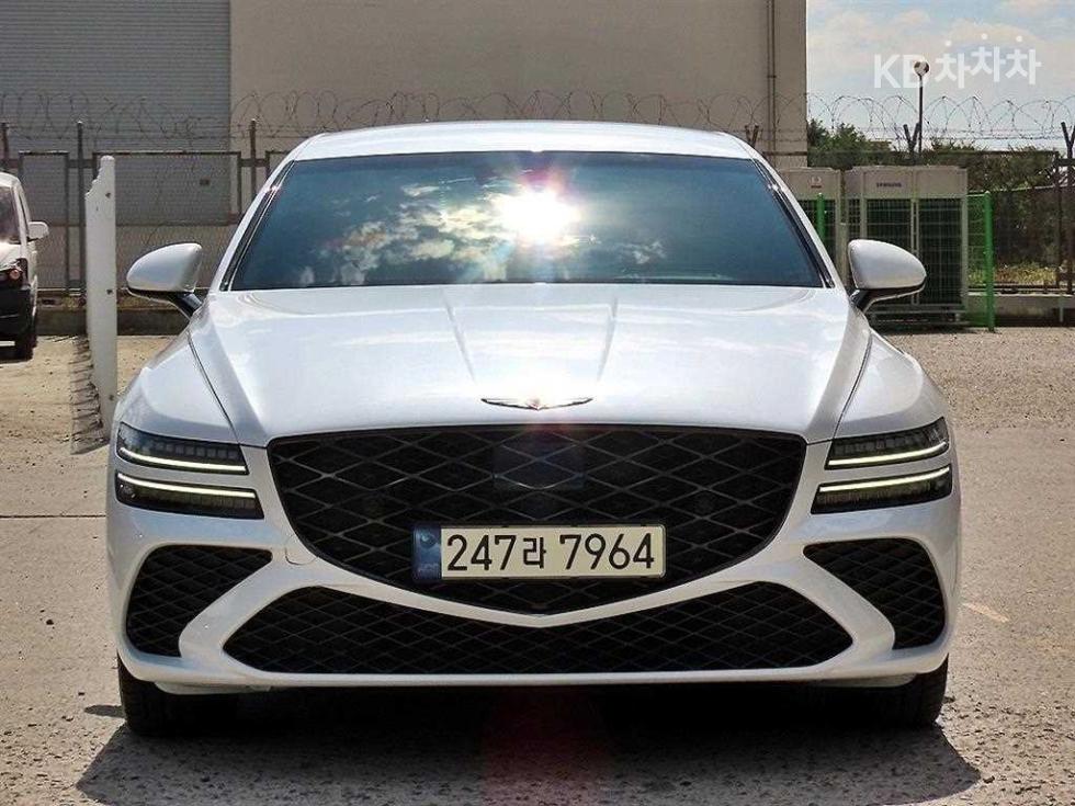 جينيسيس G80