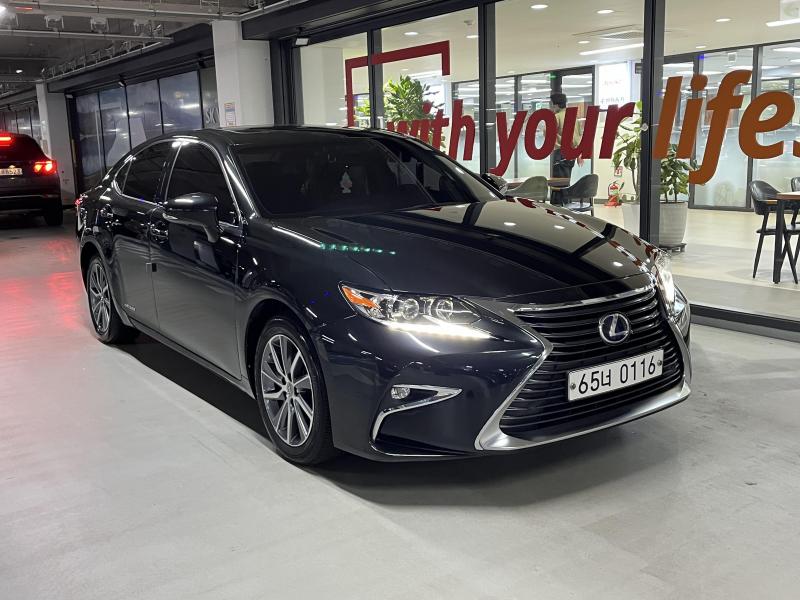 Lexus ES