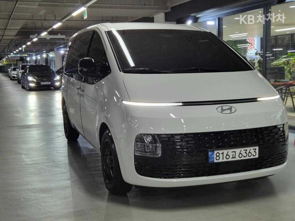 Hyundai Staria
