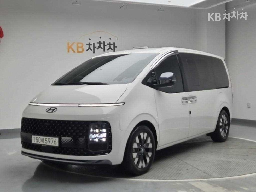 Hyundai Staria