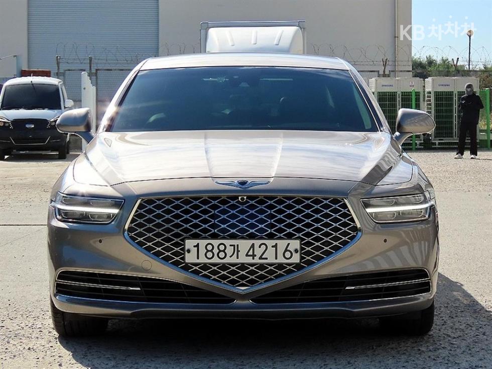 Genesis G90