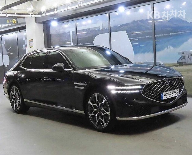 Genesis G90