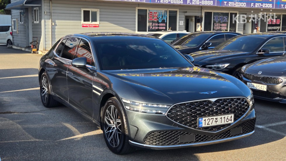 Genesis G90 BASE MODEL — фото 2
