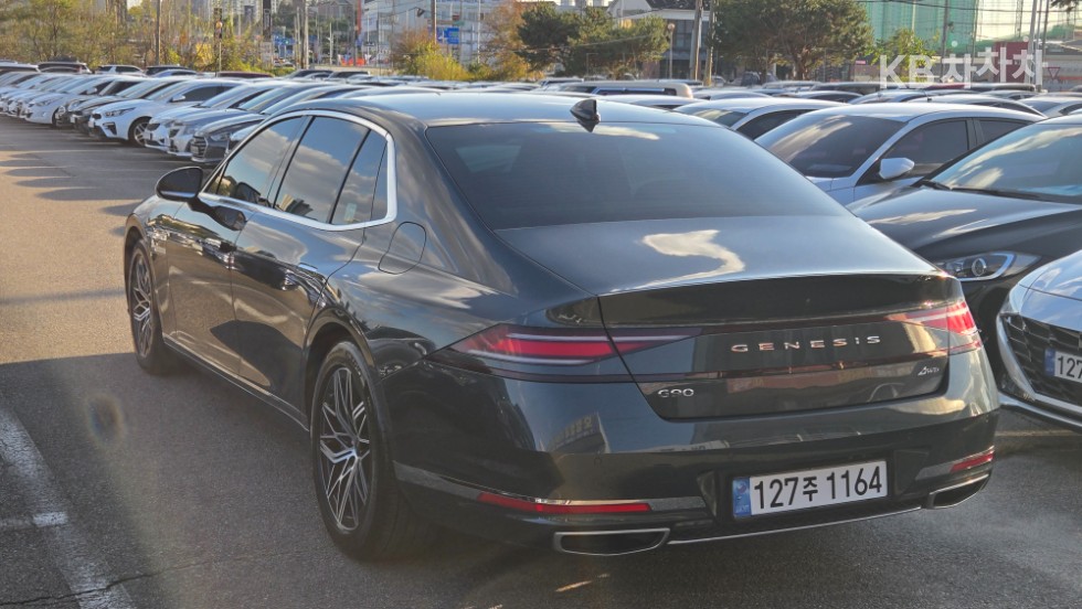 Genesis G90 BASE MODEL — фото 4