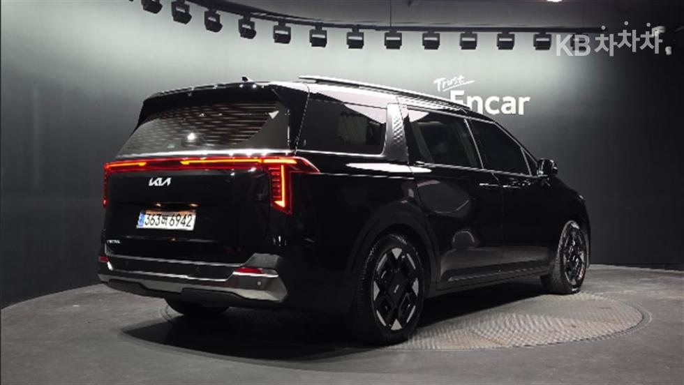 Kia Carnival — miniaturë 2