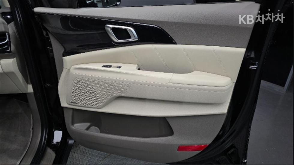 Kia Carnival — miniaturë 14