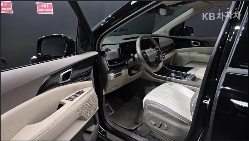 Kia Carnival — miniaturë 15