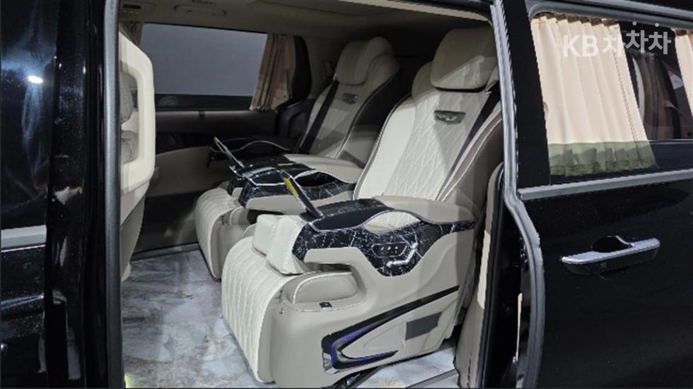 Kia Carnival — miniaturë 16