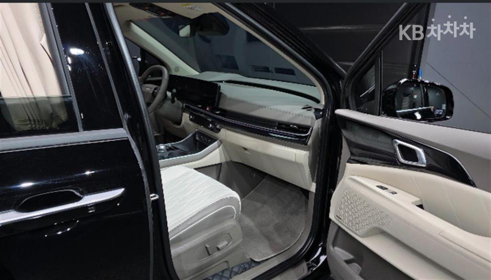 Kia Carnival — miniaturë 17