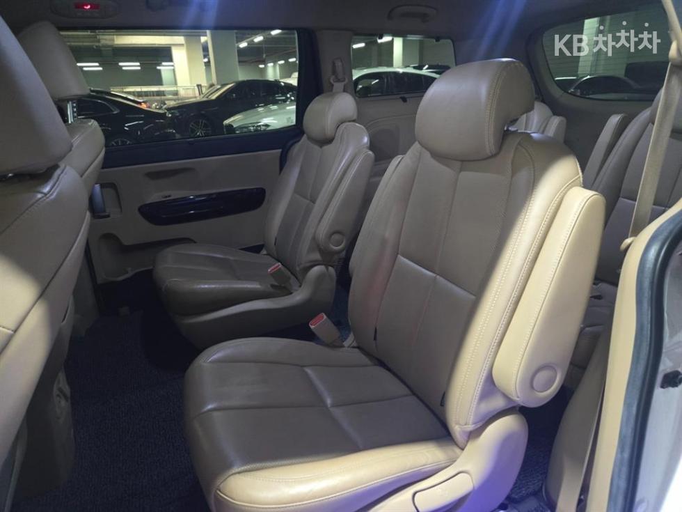 Kia Carnival Noblesse Special — фото 2