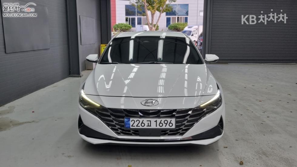 Hyundai Avante — фото 3