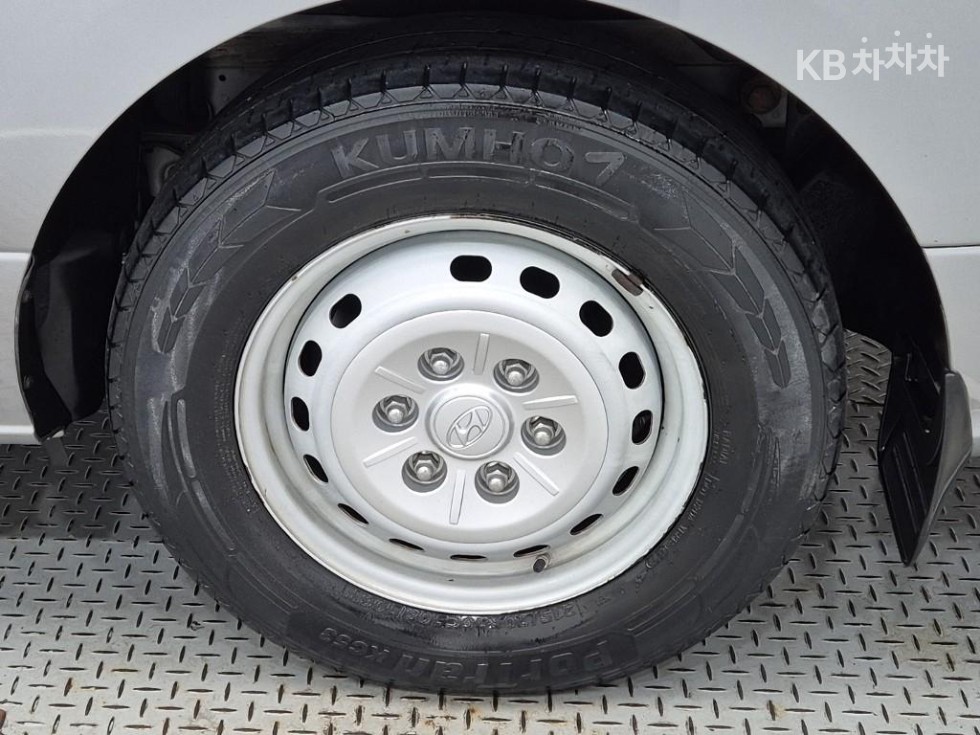 Hyundai Starex — miniaturë 16
