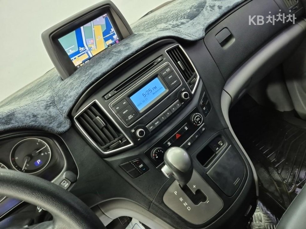 Hyundai Starex — miniaturë 7