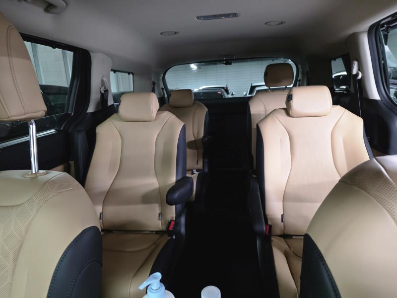 Kia Carnival — miniaturë 9