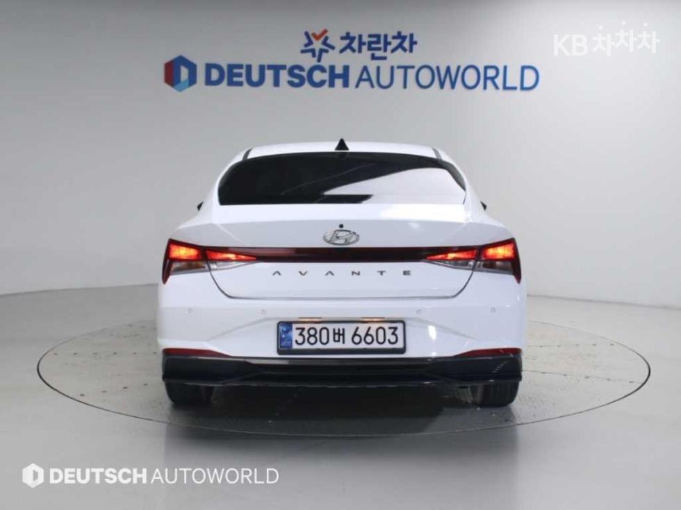 Hyundai Avante — фото 4