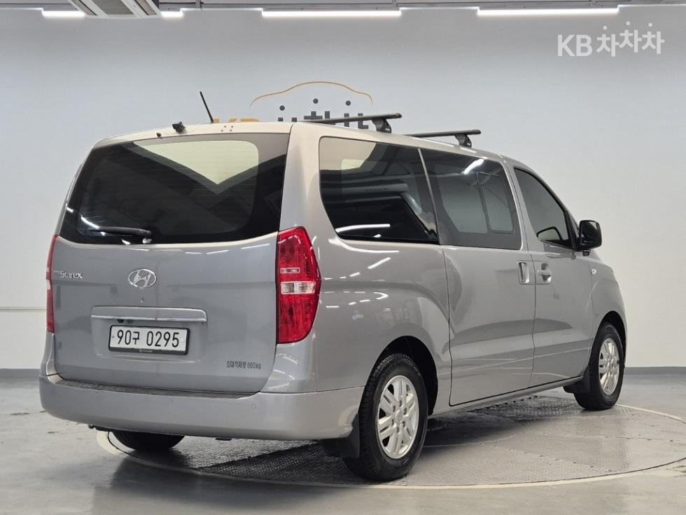 Hyundai Starex — miniaturë 3