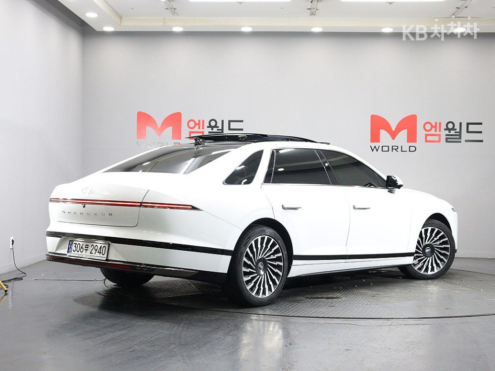 Hyundai Grandeur CALLIGRAPHY — фото 3